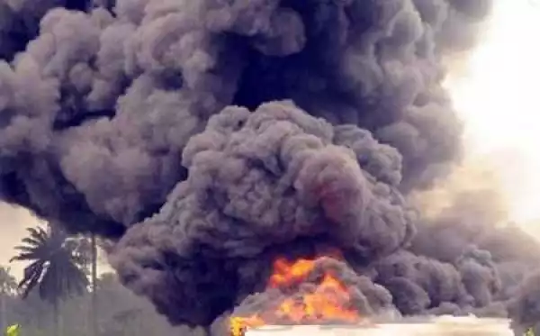 Bomb Explosion Rocks Warri as Niger Delta Militants Destroy State-run Oil Pipeline